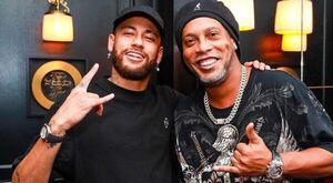 Diario HOY | Ronaldinho defiende a Neymar: "Es uno de los mejores jugadores del mundo"
