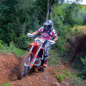 Tonetta se quedó con la primera fecha del Campeonato Enduro