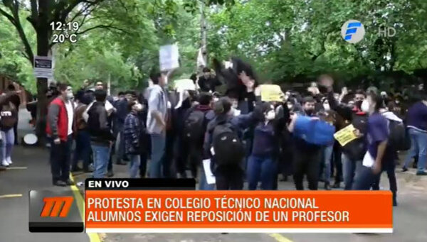 Alumnos del CTN exigen la reposición de un docente | Telefuturo