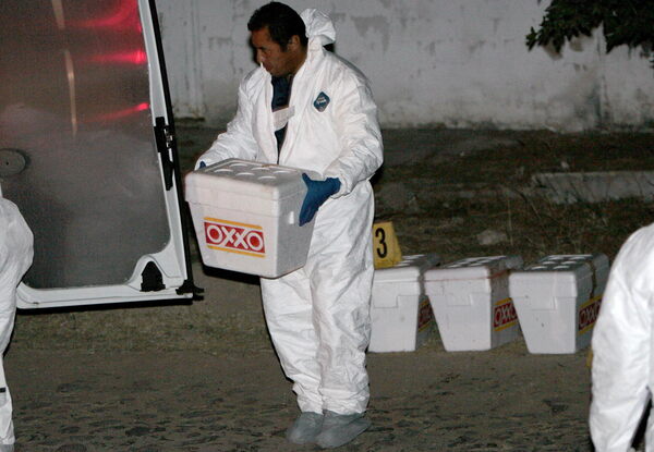Aparecen seis cabezas humanas encima de un coche en Chilapa (México) - MarketData