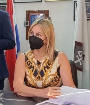 Hombre que abusaba de su hijastra, fue condenado a 20 de cárcel - Nacionales - ABC Color