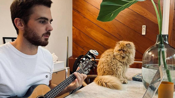 Crónica / (VIDEO) Iván Zavala y la Orquesta H2O lanzaron un cover de Coldplay