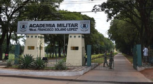 Obligaron a cadete a meter la cabeza en su vómito - Noticiero Paraguay