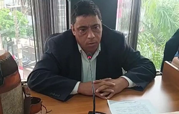 Pedro Martínez "olvidó" que es representante del pueblo y sesionó como empresario del transporte » San Lorenzo PY