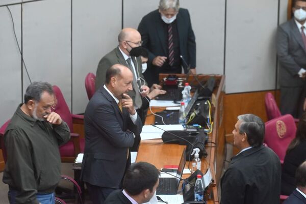 Senado posterga habilitar nuevamente transferencia de gobernaciones a las ONGs - Nacionales - ABC Color