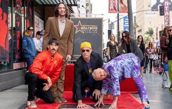 Red Hot Chili Peppers recibió su estrella en el Paseo de la Fama de Hollywood - Megacadena — Últimas Noticias de Paraguay