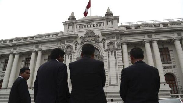 Aprueban moción de censura contra ministro de Salud de Perú