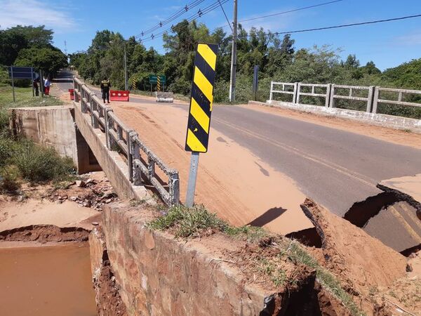 Cae puente tras sismo, pero vecinos creen que la obra no fue bien hecha - Nacionales - ABC Color