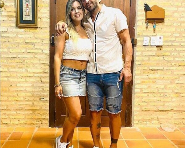 A dos meses de la muerte de Vita, esposa de un DT, acusa a botinera de faltarle de respeto a Cris, de odiarla y envidiarla