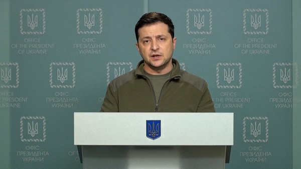 Zelenski destituye a dos generales por “deslealtad” al pueblo ucraniano - 1000 Noticias