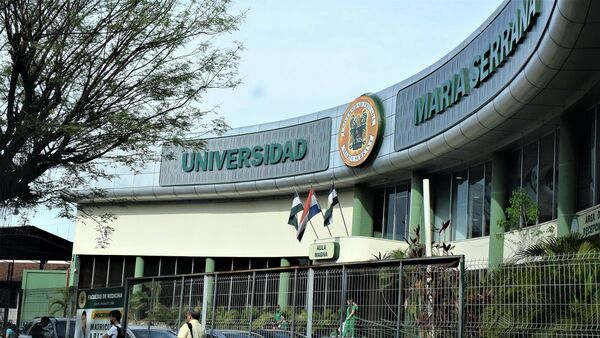 Superintendente de Salud es decano de facultad clausurada por el Cones