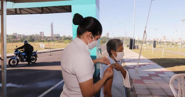 Aplicarán cuarta dosis anticovid desde el lunes 4 de abril, anuncia Salud