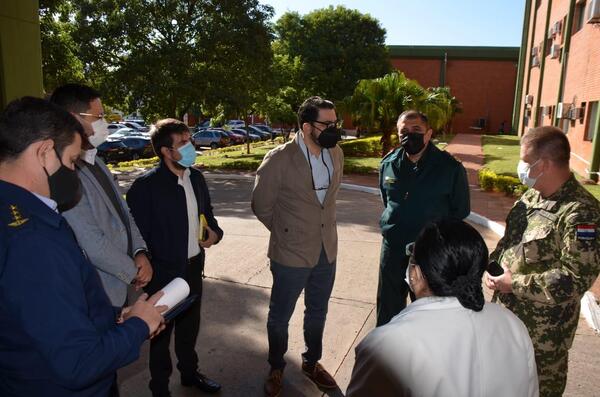 Diario HOY | Senador tras visita a cadete: “Dice que se cayó de un árbol, yo lo vi bien”
