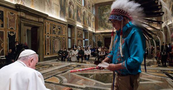 La Nación / “Pido perdón a Dios”: papa Francisco se disculpa con indígenas en Canadá