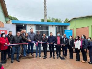 Juancho Acosta con colaboración de la Conatel inauguran telecentros en colegios de Pedro Juan