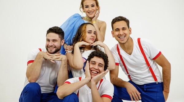 Diario HOY | Una "historia divertida” en el Teatro Latino