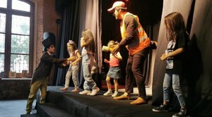Diario HOY | Obra infantil 'La Cigarra y la Hormiga', en el Café del Teatro