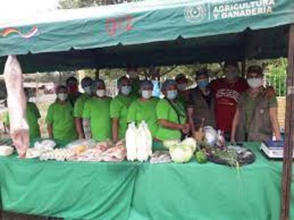 MAG facilitó espacio de comercialización para productores de San Pedro mediante feria agropecuaria - .::Agencia IP::.
