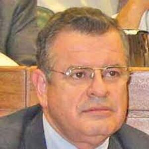 Superintendente de Salud es decano de facultad clausurada por el Cones