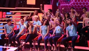 "Mueve la pompa" y "La cocotera", en "Rojo" recordaron sus clásicas coreografías - Teleshow