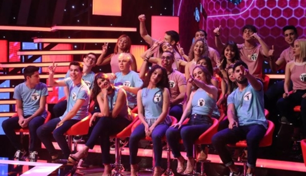 "Mueve la pompa" y "La cocotera", en "Rojo" recordaron sus clásicas coreografías - Teleshow