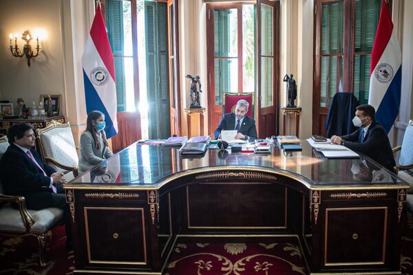 Abdo promulga ley para asfaltado en Puerto Indio