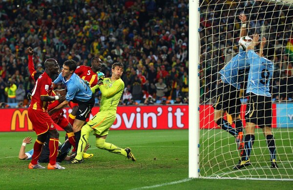 Uruguay, Ghana y Luis Suárez, con el recuerdo de Sudáfrica 2010