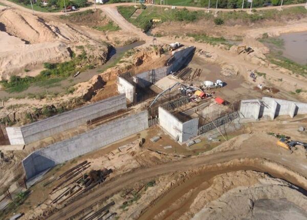 Defensa Costera de Pilar Continúa la carga de hormigón en la Estación de Bombeo del arroyo San Lorenzo