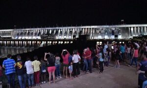 Iluminación Monumental de ITAIPU implementa horario de invierno desde este viernes