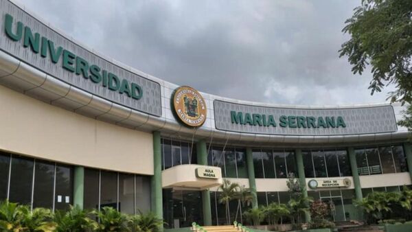 Universidad "vendía" títulos de médico a gente que nunca entró a clase, afirman
