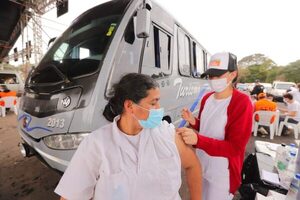 Salud empezará a aplicar cuarta dosis de vacuna contra el Covid-19 a trabajadores de blanco, adultos mayores e inmunosuprimidos