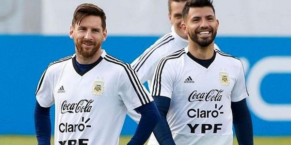 “Messi no la está pasando bien en París”, confiesa el Kun - La Prensa Futbolera