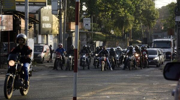 Gremio de motos exige al Gobierno acciones para contener la inflación - Nacionales - ABC Color