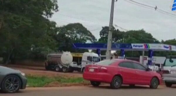 Petropar no da abasto y cierra estaciones de servicio por falta de combustibles en San Pedro - Radio Imperio