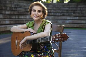 Roban guitarra de la maestra Berta Rojas en EEUU - Noticiero Paraguay