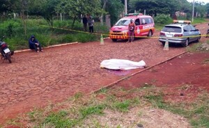 Motociclista muere tras caer en una calle empedrada en Hernandarias