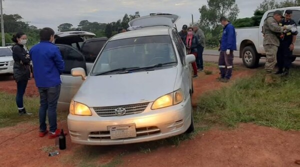 Atropellaron barrera policial, fueron perseguidos y tenían un cadáver - Noticiero Paraguay