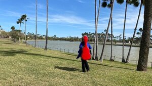 La artista Bertha Rojas apela a la solidaridad para recuperar su guitarra que le robaron en EEUU - .::Agencia IP::.