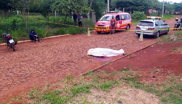Hombre fallece tras caer de su moto - La Clave