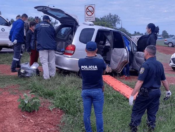 Abandonaron vehículo con un cadáver dentro y se dieron a la fuga · Radio Monumental 1080 AM