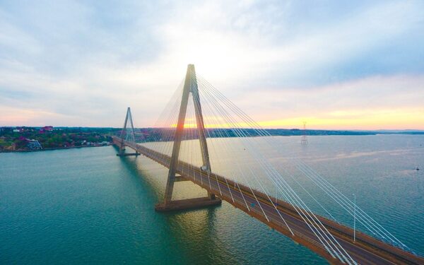Un día como hoy, hace 32 años, se inauguraba el puente Roque González de Santa Cruz que une Encarnación y Posadas