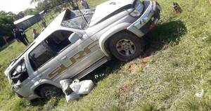 La Nación / Conductor de camioneta pierde la vida en un vuelco en Caaguazú
