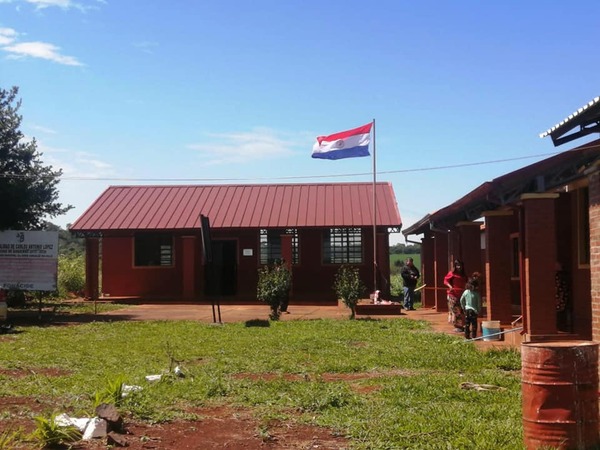 ESCUELAS INDÍGENAS DE CARLOS ANTONIO LÓPEZ Y SAN RAFAEL DEL PARANÁ FUERON VISITADAS Y VERIFICADAS POR LA GOBERNACIÓN DE ITAPÚA - Itapúa Noticias