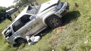 Conductor de camioneta pierde la vida en un vuelco en Caaguazú