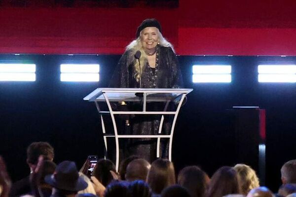 Joni Mitchell recibe homenaje en la previa de los Grammy - Música - ABC Color