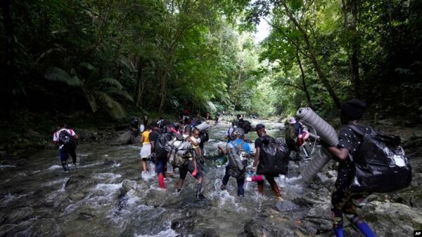 La ONU alerta sobre aumento de venezolanos que cruzan el peligroso Tapón del Darién