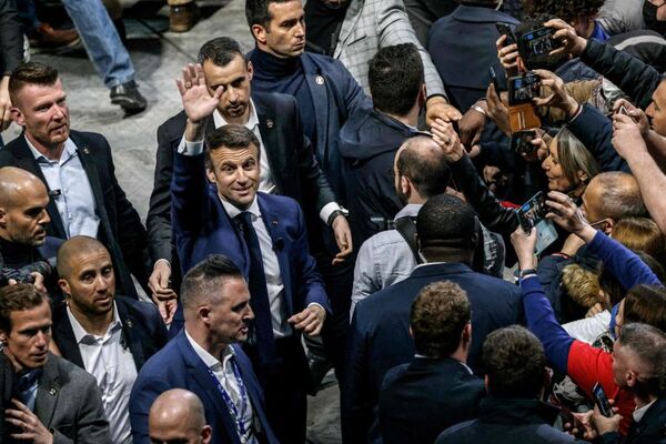 Elecciones en Francia: Macron hace guiños al progresismo  - Mundo - ABC Color