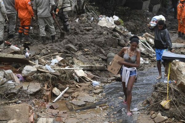 Fuerte temporal, seguido de alud, deja unos 9 muertos en Río de Janeiro - Mundo - ABC Color