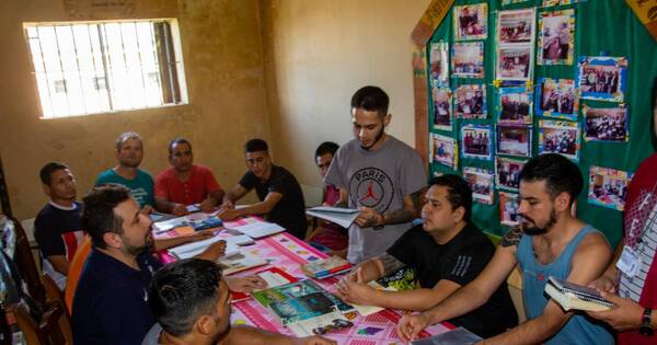 La Nación / Club de lectura suma adeptos entre reos de Emboscada