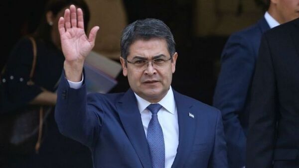 Honduras confisca bienes a expresidente Hernández